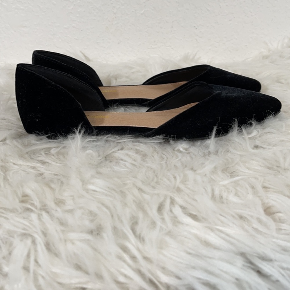 Mark & Maddux Black D’Orsay Pointed Suede Flats - Picture 2 of 6